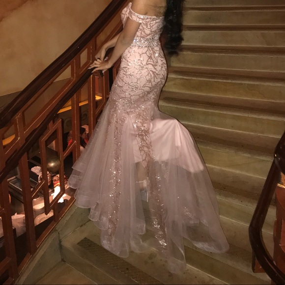 Prom dress originally M but altered to a S - Picture 5 of 8